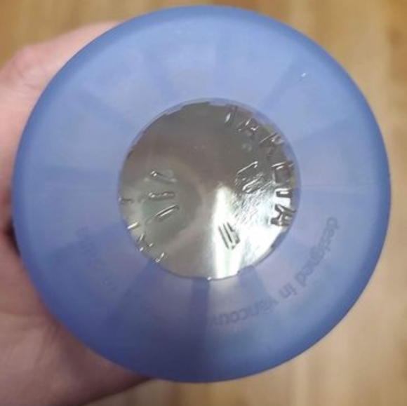 Lululemon H2O Waterbottle - Picture 2 of 4